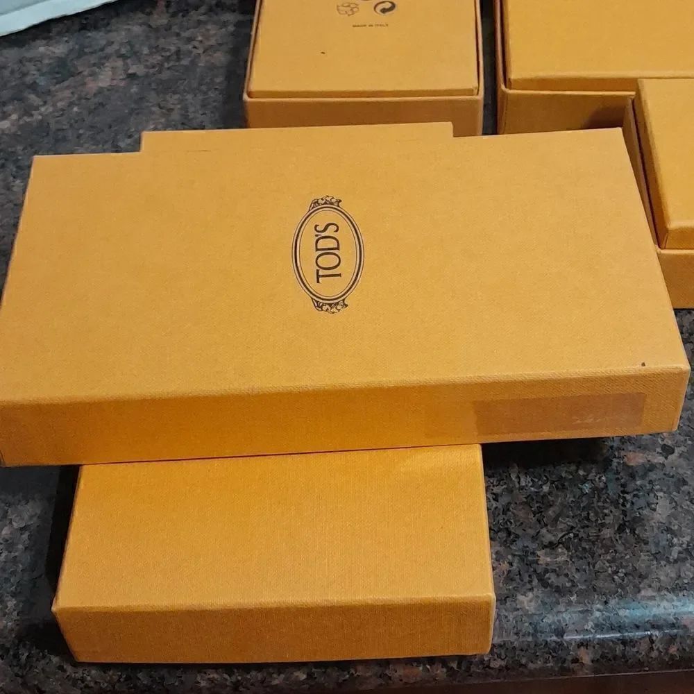 5 Tod's Boxes... 1 is "as is" - Picture 8 of 8